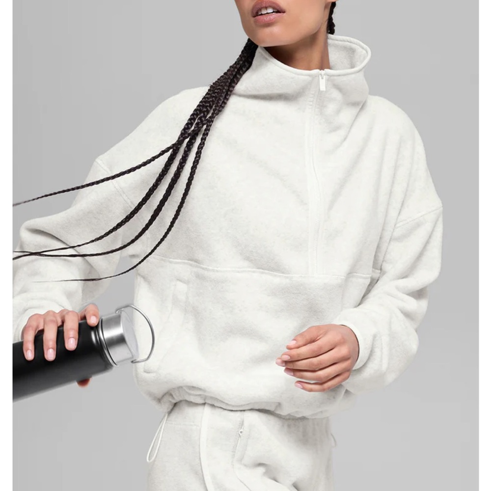 Alo Yoga Polar Fleece Retreat Cover Up in white heather grey size small